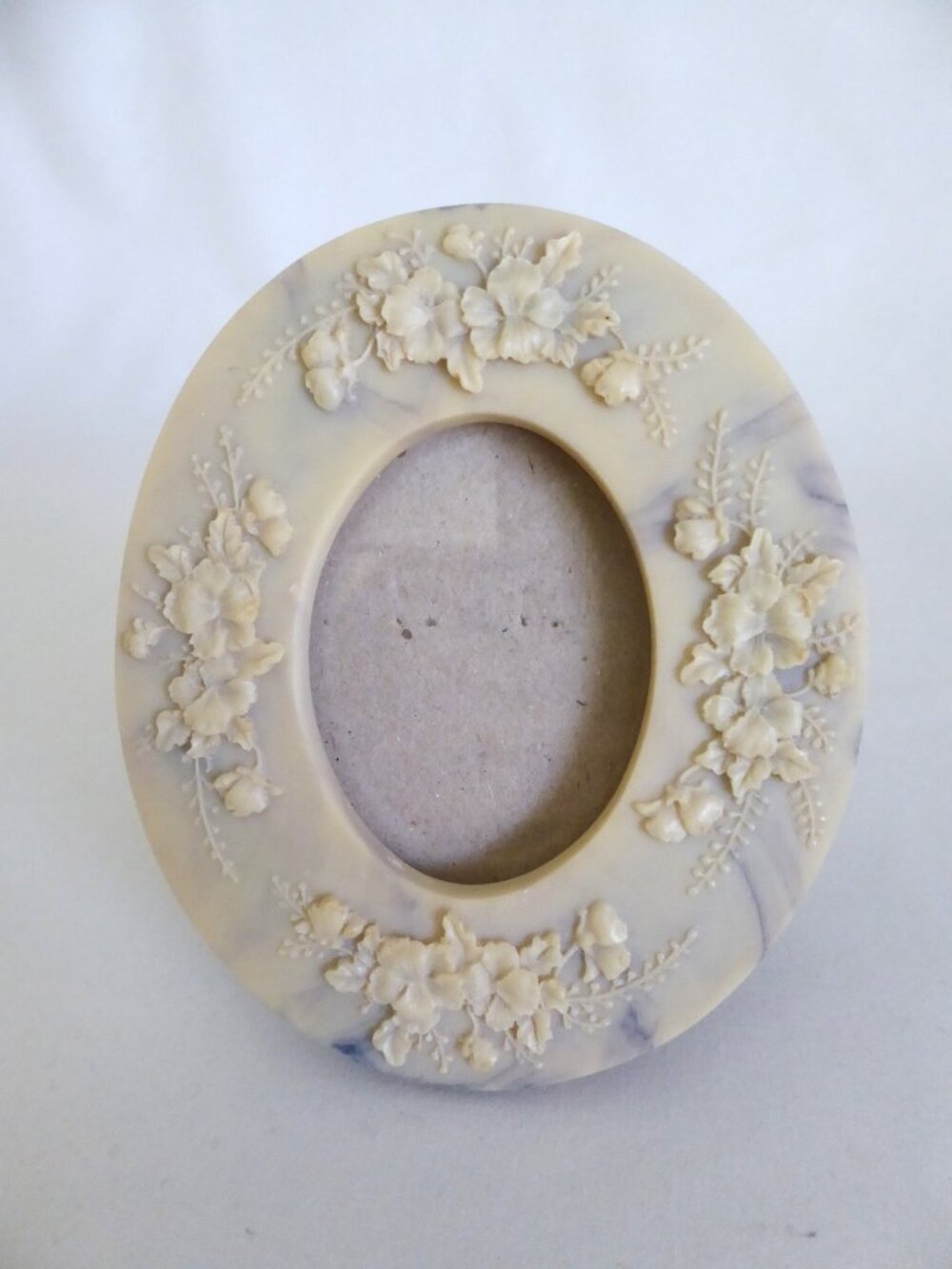 4.5” FAUX MARBLE RESIN OVAL TABLE TOP FLORAL FLOWER MOTIF FRAME